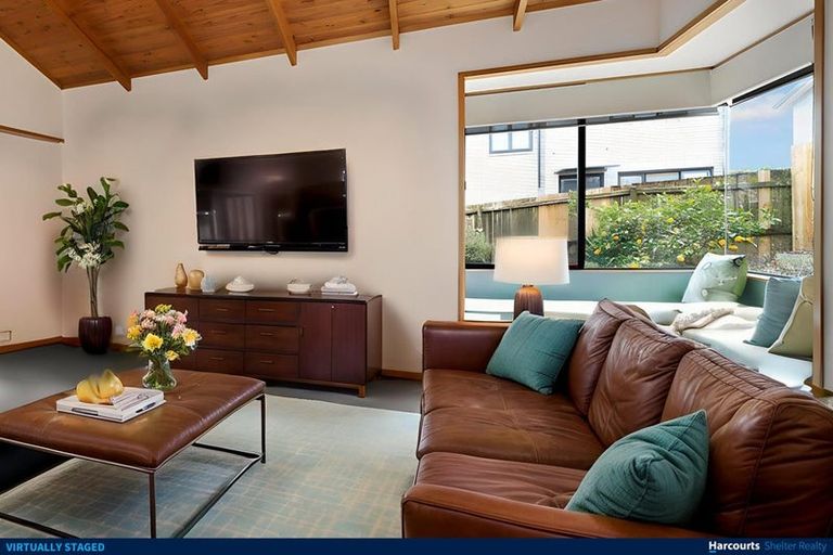 Photo of property in 1/24 Blacklock Avenue, Henderson, Auckland, 0612