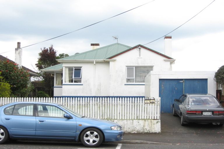 Photo of property in 36 Young Street, New Plymouth, 4310