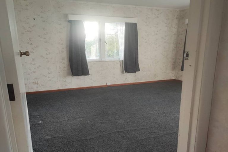 Photo of property in 37 Shoreham Street, Avondale, Auckland, 0600