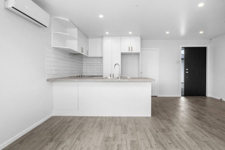 Photo of property in 2/18 Betley Crescent, Fairview Downs, Hamilton, 3214