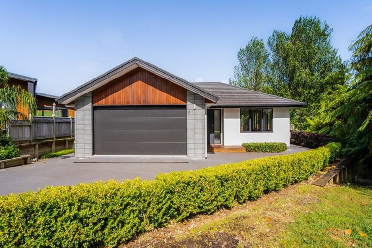 Photo of property in 8 Matau Lane, Ferndale, New Plymouth, 4310