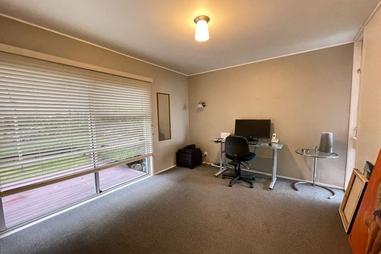 Photo of property in 2/11 Parr Terrace, Castor Bay, Auckland, 0620