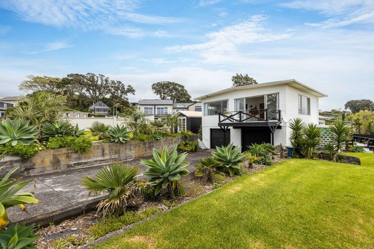 Photo of property in 4 Shearer Drive, Oakura, 4314