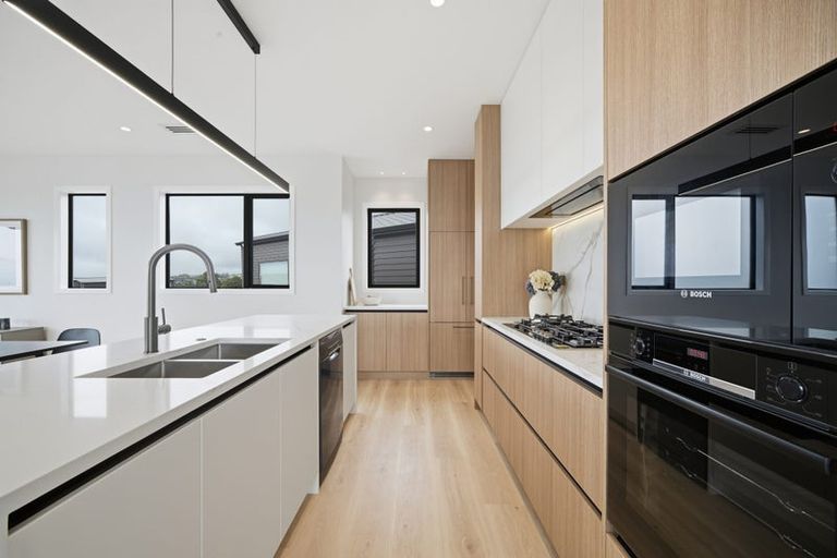Photo of property in 3 Makumaku Place, Long Bay, Auckland, 0630