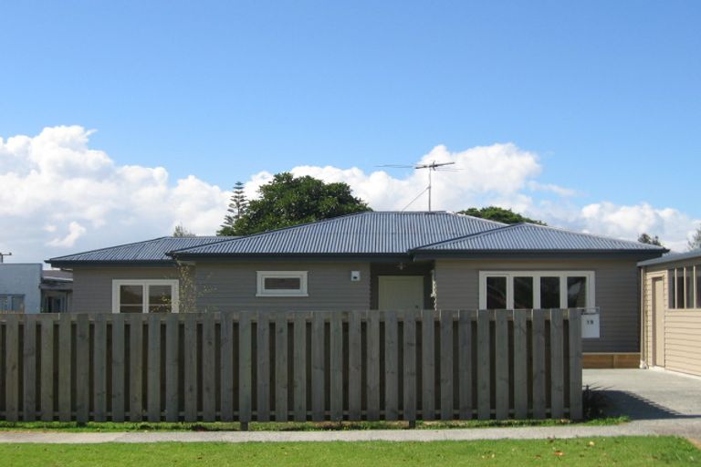 Photo of property in 17 Koromiko Street, New Lynn, Auckland, 0600
