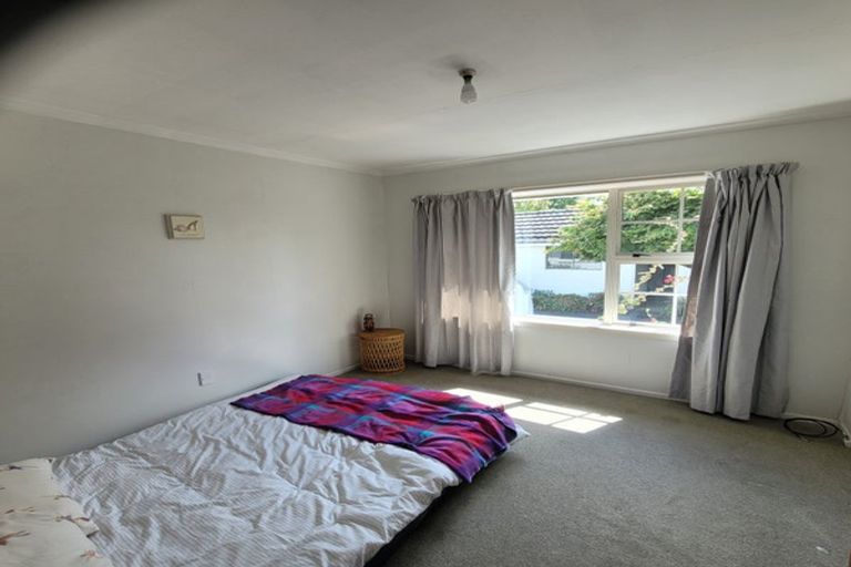 Photo of property in 16 Freebairn Street, Redwood, Christchurch, 8051