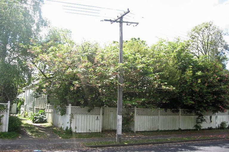 Photo of property in 130 Victoria Street, Cambridge, 3434