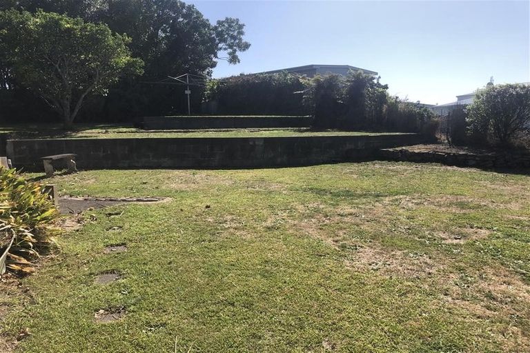 Photo of property in 42 Awanui Street, Merrilands, New Plymouth, 4312