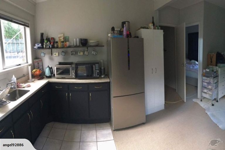 Photo of property in 1/55a West Lynn Road, Titirangi, Auckland, 0604