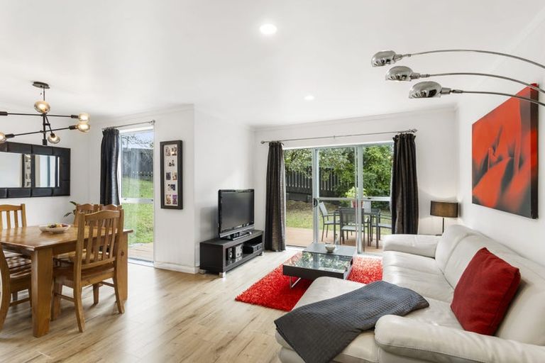Photo of property in 1/351 West Coast Road, Glen Eden, Auckland, 0602