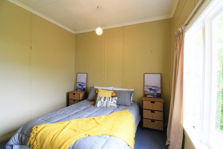 Photo of property in 16 Marine Parade, Macandrew Bay, Dunedin, 9014