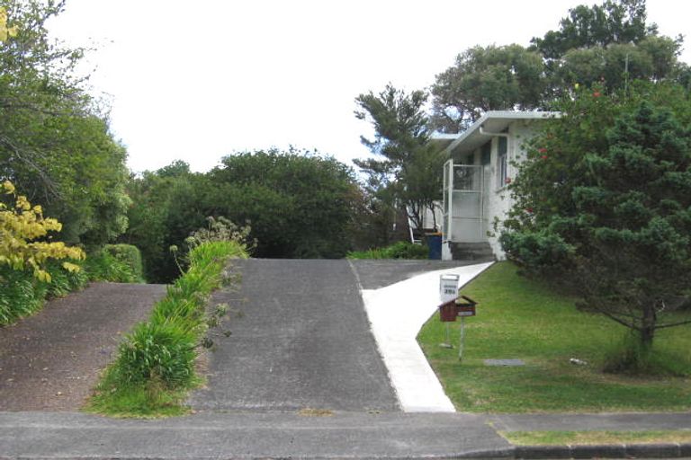 Photo of property in 1/39 Park Hill Road, Birkenhead, Auckland, 0626