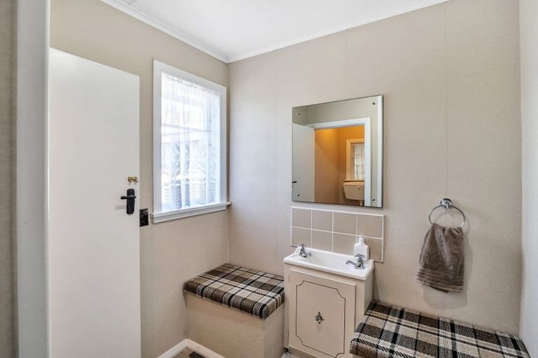 Photo of property in 9 Birmingham Street, Takaro, Palmerston North, 4412