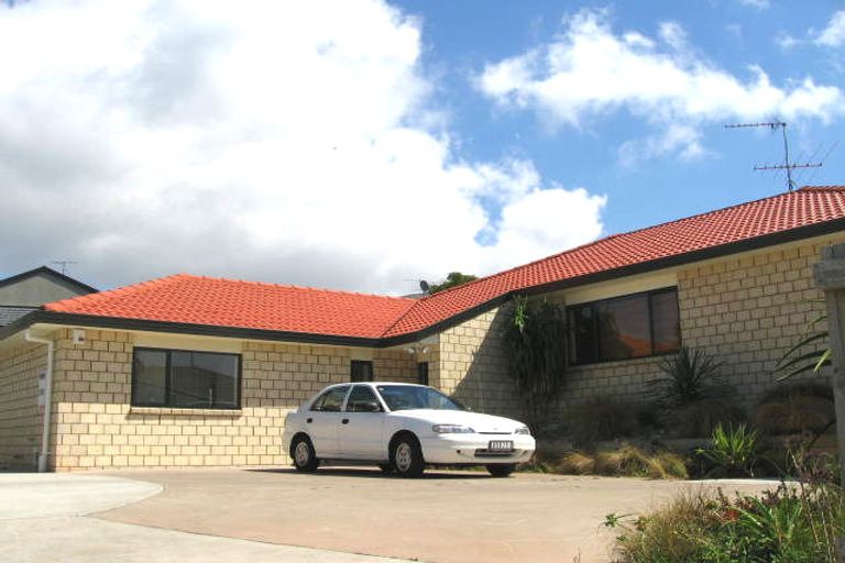 Photo of property in 54 Ian Sage Avenue, Long Bay, Auckland, 0630