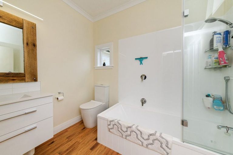 Photo of property in 42 Alexandra Street, Marton, 4710