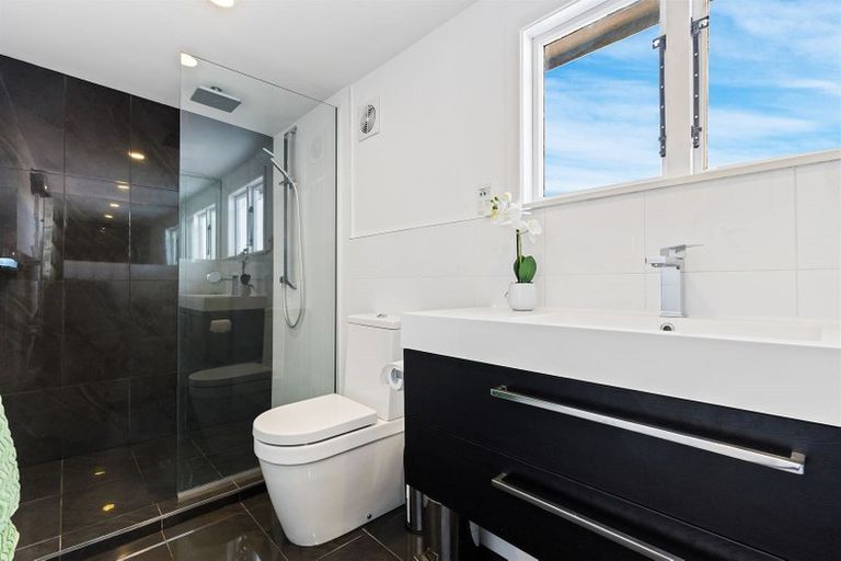 Photo of property in 8 Alpha Avenue, Strowan, Christchurch, 8052