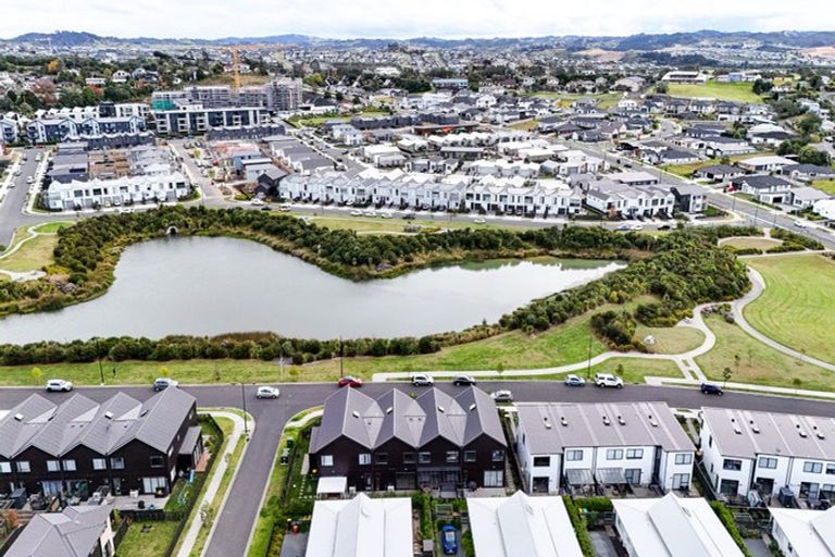 Photo of property in 35 Koura Drive, Red Beach, 0932