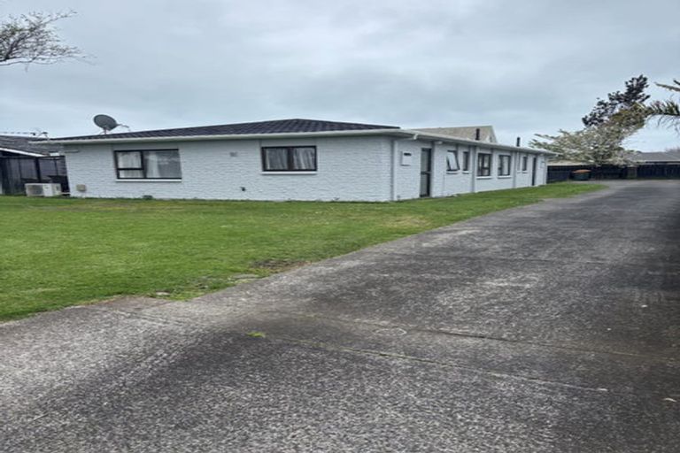 Photo of property in 211 Parklands Avenue, Bell Block, New Plymouth, 4312