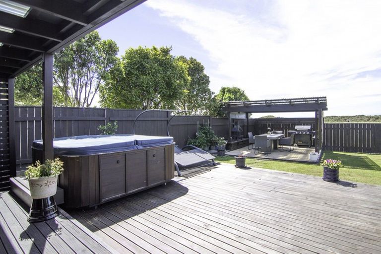 Photo of property in 119 Pacific Drive, Fitzherbert, Palmerston North, 4410