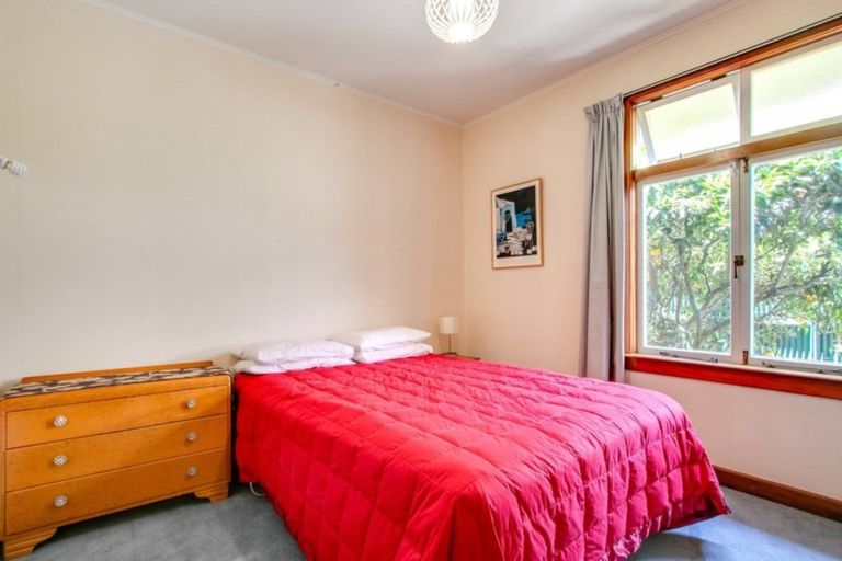 Photo of property in 7 Cambridge Terrace, Taradale, Napier, 4112