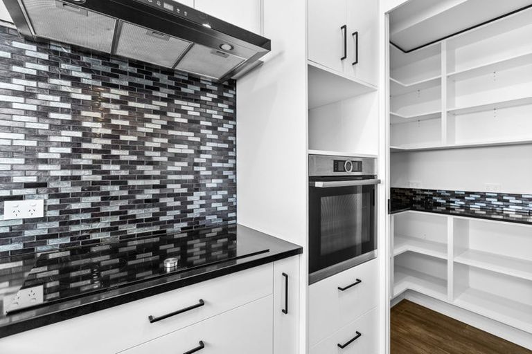 Photo of property in 49 Paynters Avenue, Strandon, New Plymouth, 4312