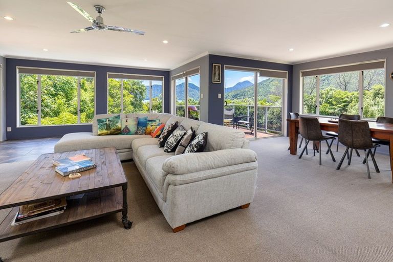 Photo of property in 762 Queen Charlotte Drive, Havelock, Picton, 7281