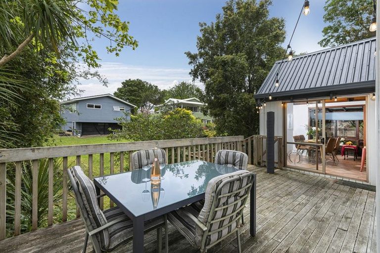 Photo of property in 2/7 Springfield Street, Forrest Hill, Auckland, 0620