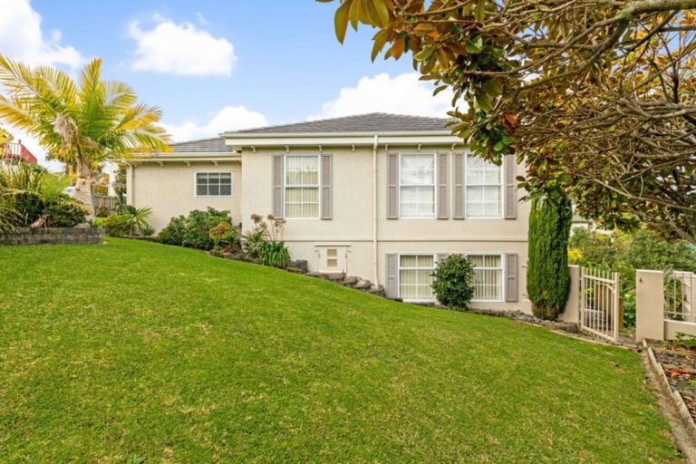 Photo of property in 14 Marguerita Place, West Harbour, Auckland, 0618