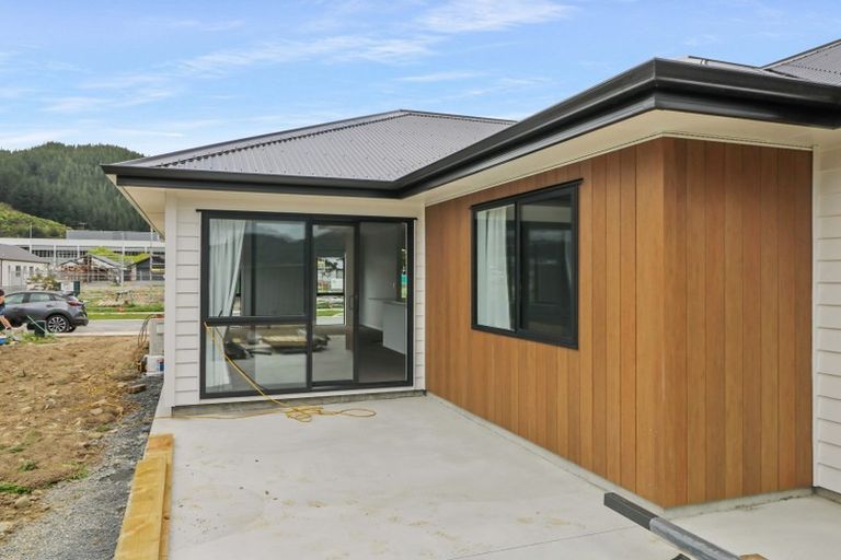 Photo of property in 34 Castletown Street, Wallaceville, Upper Hutt, 5018