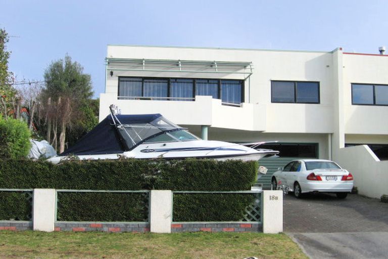 Photo of property in 18b Burn-murdoch Street, St Andrews, Hamilton, 3200