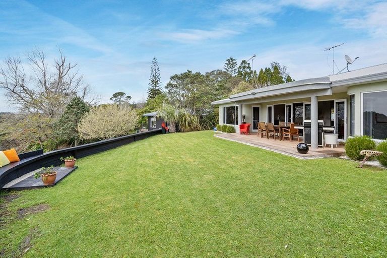Photo of property in 62 Christian Road, Swanson, Auckland, 0614