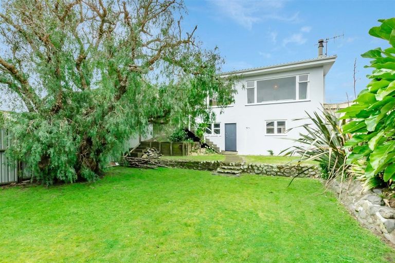 Photo of property in 131 Renown Road, Raumati South, Paraparaumu, 5032