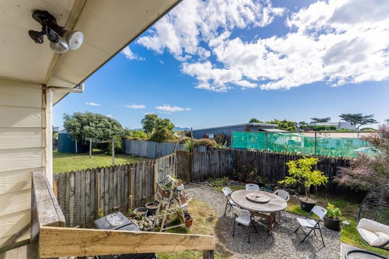 Photo of property in 17 Kitchener Street, Te Horo Beach, Otaki, 5581