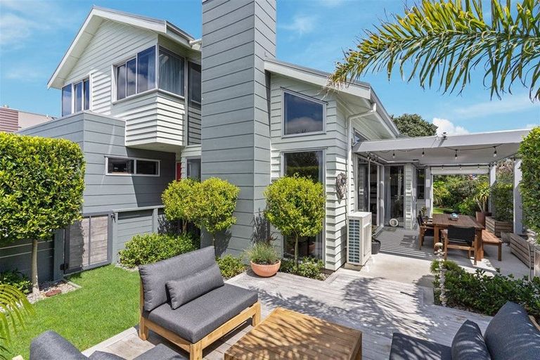 Photo of property in 7 Ian Place, Waihi Beach, 3611