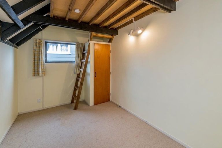 Photo of property in 10 Frances Street, Waikanae Beach, Waikanae, 5036