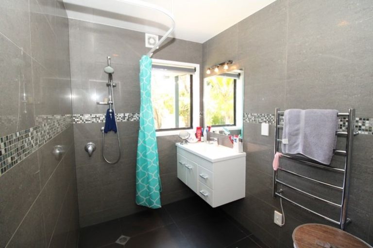 Photo of property in 20 Hilldale Crescent, Kuaotunu West, Whitianga, 3592