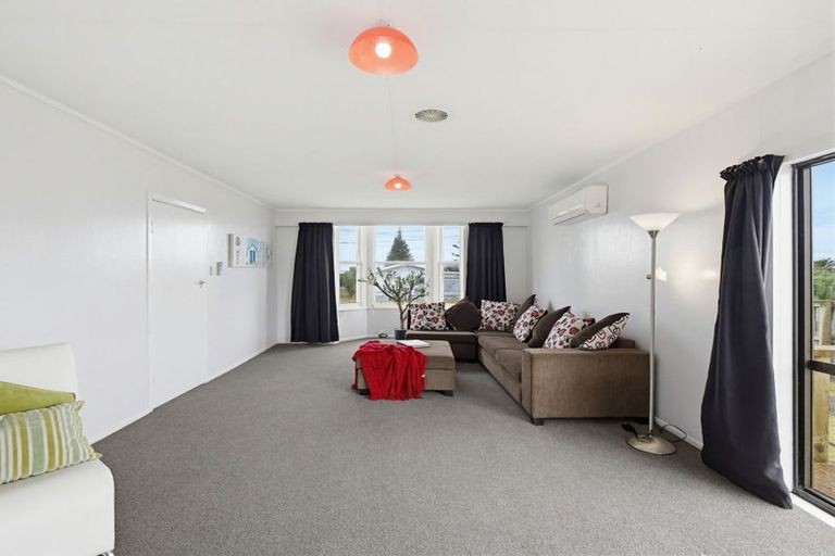Photo of property in 4 Ashton Terrace, Castlecliff, Whanganui, 4501