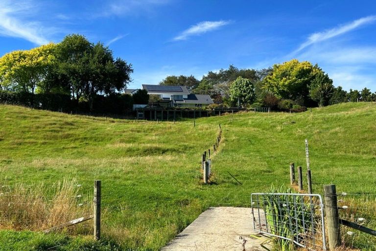 Photo of property in 2 Lees Pakaraka Road, Te Ore Ore, Masterton, 5886