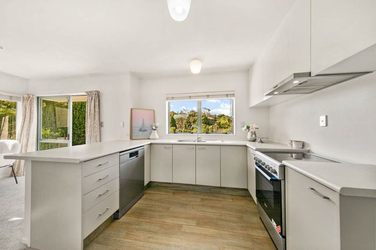 Photo of property in 1/7 Marbeth Court, Botany Downs, Auckland, 2010