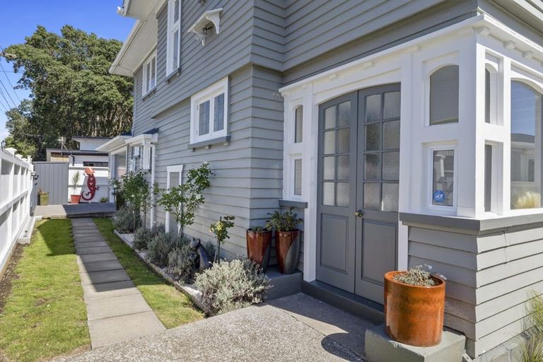 Photo of property in 26 Baring Terrace, Strandon, New Plymouth, 4312