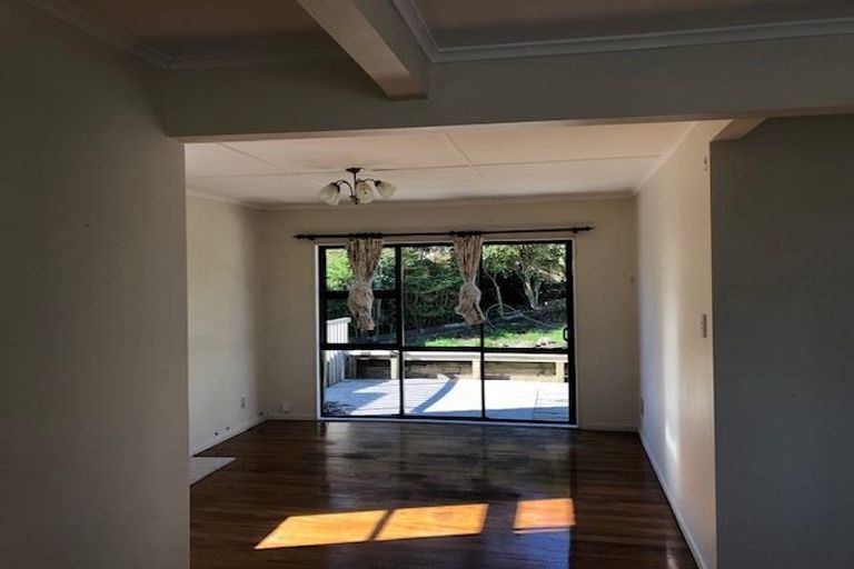 Photo of property in 25 William Souter Street, Forrest Hill, Auckland, 0620