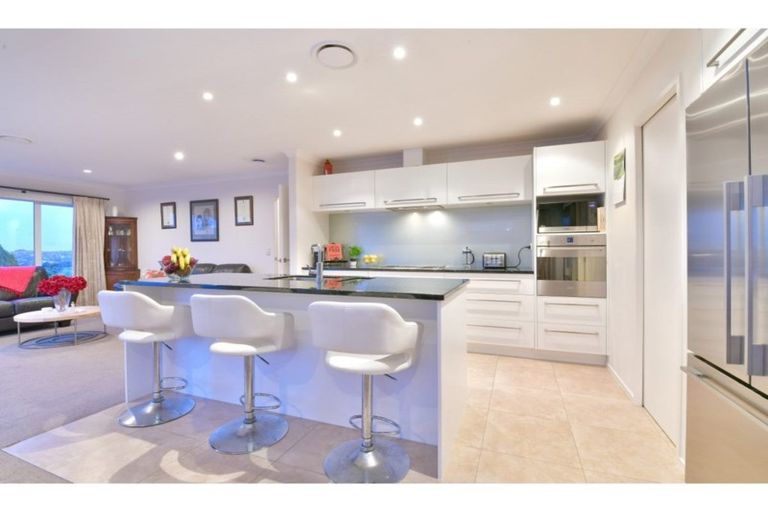 Photo of property in 33 Savoy Road, Orewa, 0931