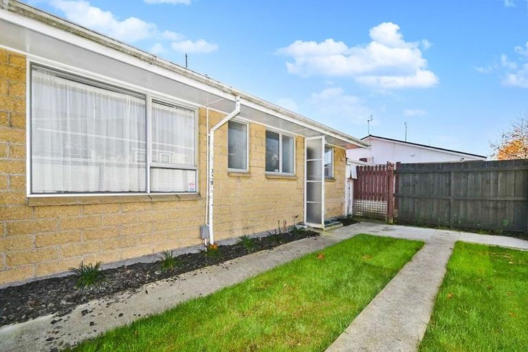 Photo of property in 2/14 Rotherham Street, Riccarton, Christchurch, 8041