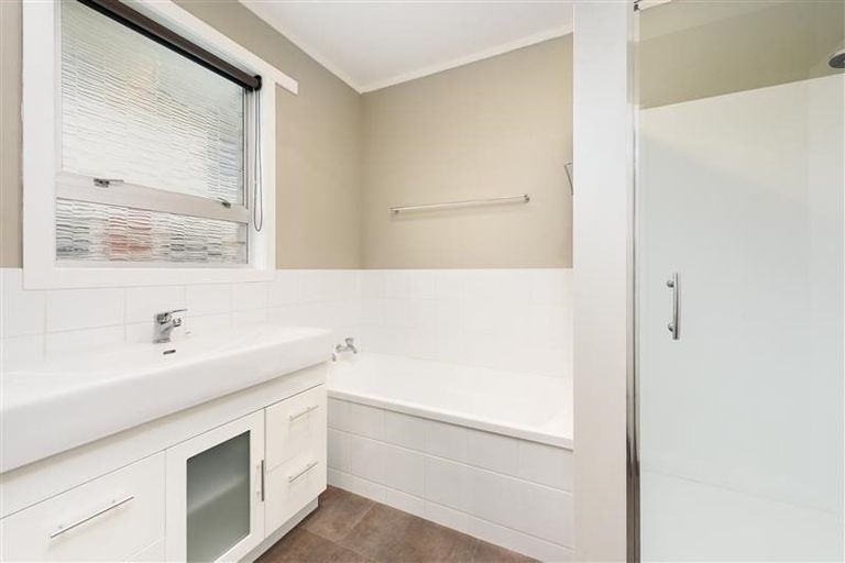 Photo of property in 294 Ngatai Road, Bellevue, Tauranga, 3110