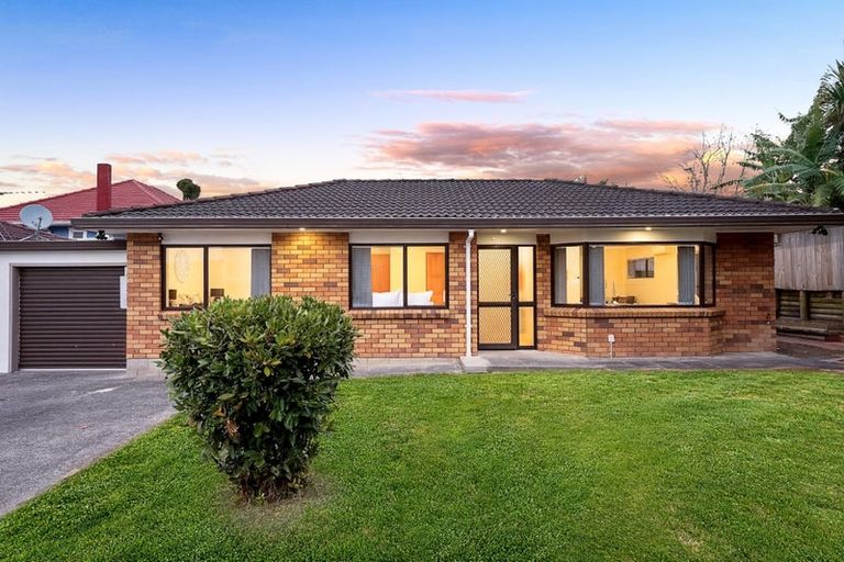 Photo of property in 2/27 Rata Street, New Lynn, Auckland, 0600