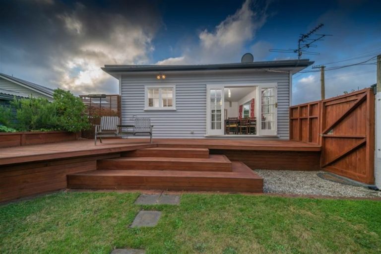 Photo of property in 15 Aorangi Road, Bryndwr, Christchurch, 8053
