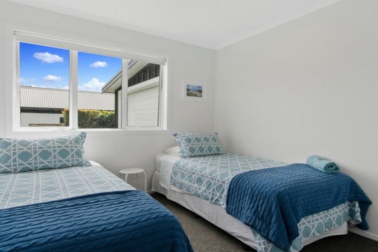 Photo of property in 47 Laly Haddon Place, Matakana, Warkworth, 0985