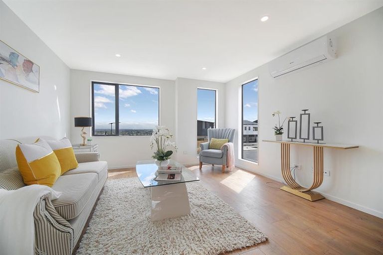 Photo of property in 20a Crestview Rise, Papakura, 2110