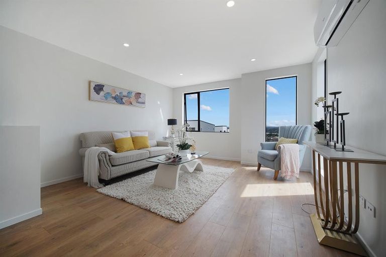 Photo of property in 20a Crestview Rise, Papakura, 2110