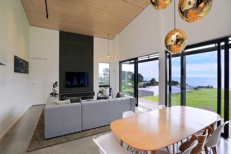 Photo of property in 16a Shearer Drive, Oakura, 4314